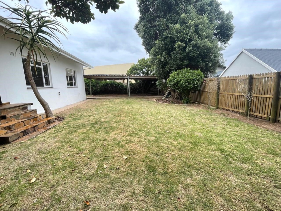 4 Bedroom Property for Sale in Mossel Bay Central Western Cape